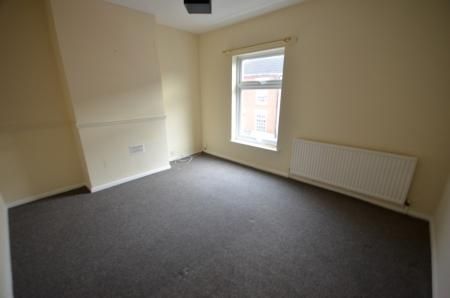 2 bedroom Terraced House To Let - Photo 4