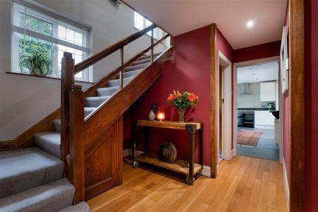 5 bedroom detached house to rent - Photo 2