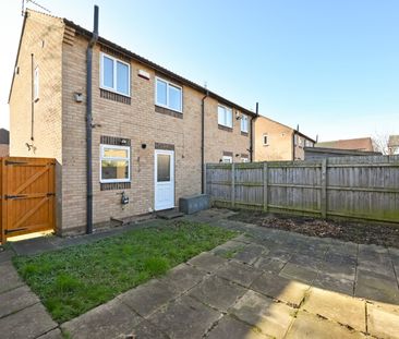 3 bedroom semi-detached house to rent - Photo 1