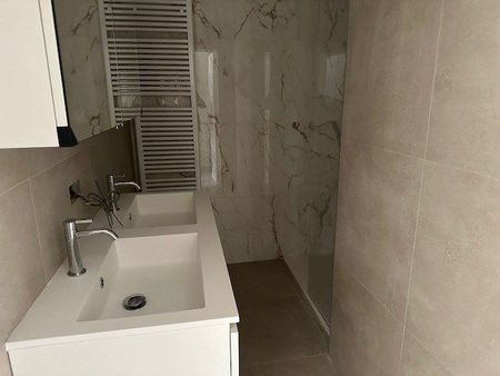 Volledig gerenoveerde, ongemeubelde studio op de 8e verdieping - Zeedijk Oostende - Foto 3