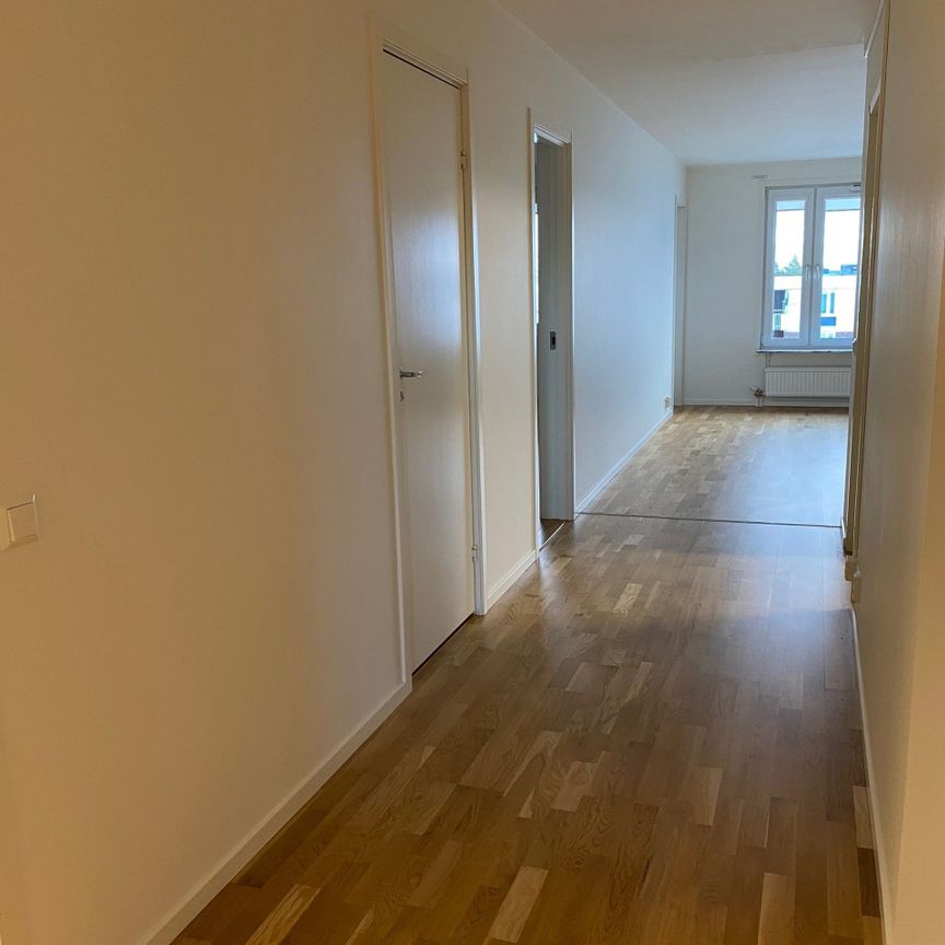 Hasselgatan, Upplands Väsby - Foto 1