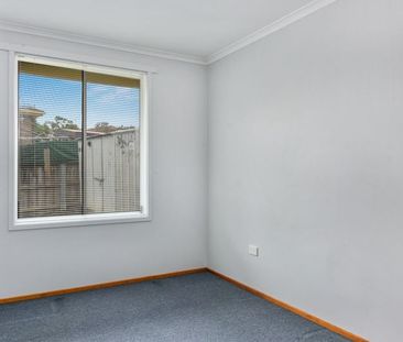 Convenient Family Home - Photo 2