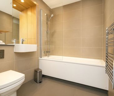 2 Bed Flat, Prince Court, E16 - Photo 2