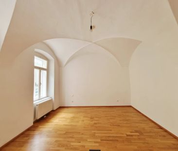 Historischer Charme trifft modernes Wohnen – 2,5-Zimmer-Wohnung in ... - Foto 1