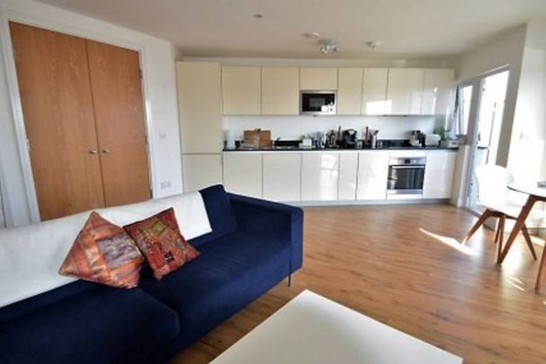 1 Bed Flat, Arthur Road, SW19 - Photo 1