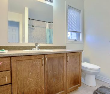 For Lease - 254 Moss Grove Street, Barrhaven, Ontario - Photo 4