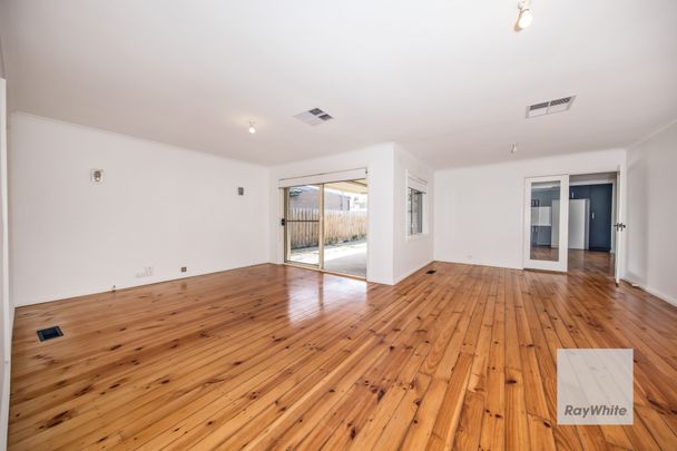 Magnificent Family Living at 22 Magnus St, St Albans - Photo 1