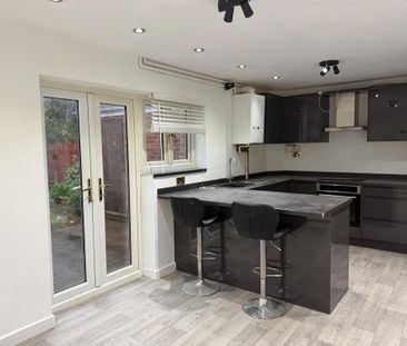 3 bedroom end of terrace house to rent - Photo 6