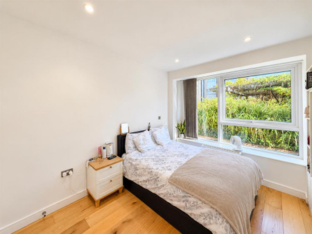 Studio to rent - Photo 5