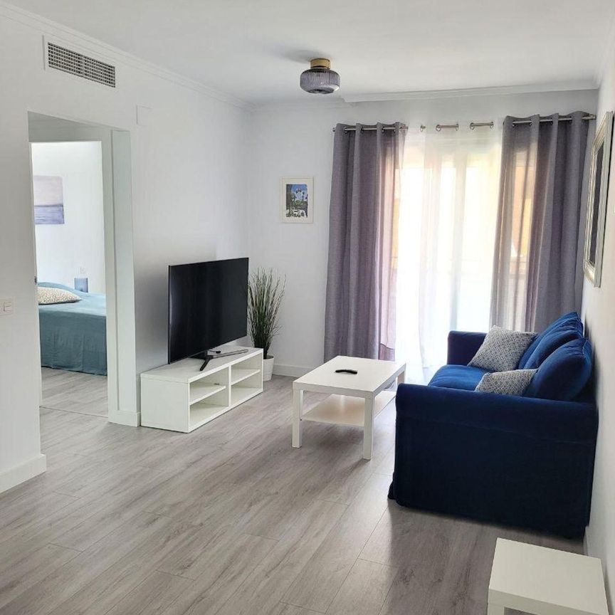 Middle Floor Apartment in Málaga - Photo 1