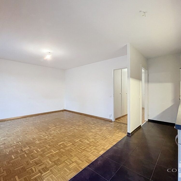 Agréable appartement de 3 pièces au 1er étage proche du centre ville - Foto 1