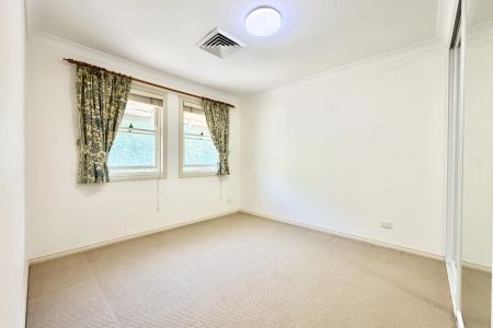 Elegant Corner Townhouse with Courtyard Living in a Prime Strathfield Location - Photo 5