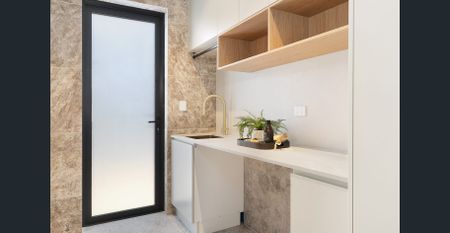 Contemporary duplex of luxurious proportions - Photo 4