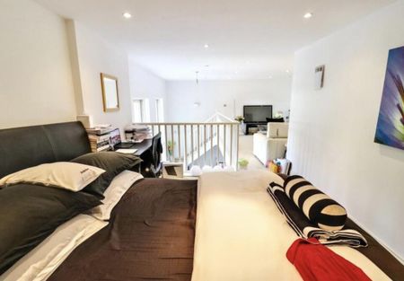 4 bedroom flat to rent - Photo 4