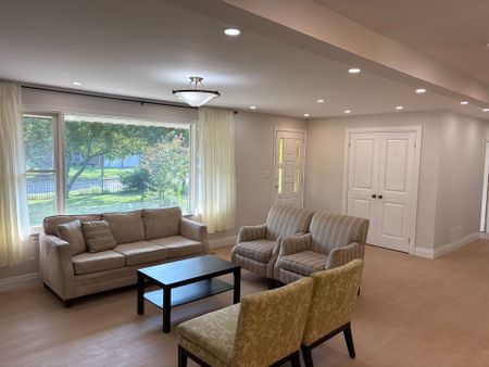 For Lease - 2429 Hensall Street, Mississauga, Ontario - Photo 4