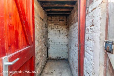 16 Siward Street - Photo 4