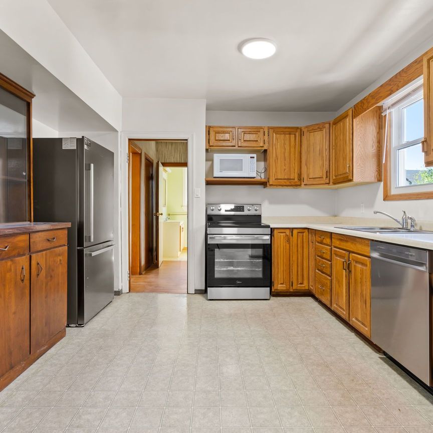 For Lease - 1828 Decew Road, Thorold, Ontario - Photo 1