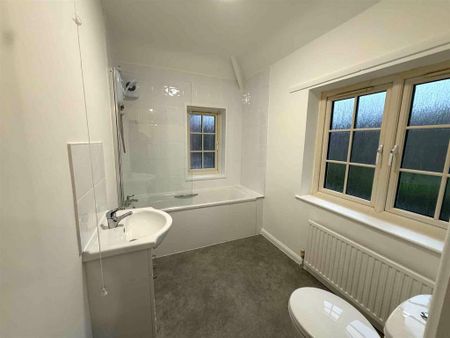 2 bedroom semi-detached house to rent - Photo 3