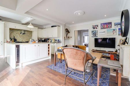 4 bedroom semi-detached house to rent - Photo 4