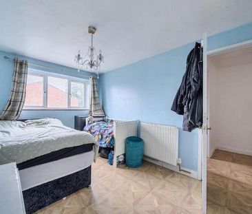 Slough, Berkshire, SL2 - Photo 2