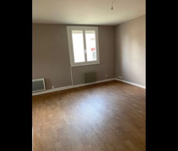 Location Appartement 3 pièces 64 m² Saint-Benoît-du-Sault - Photo 2