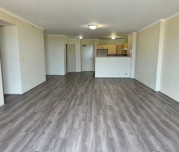 Modern 2 Bedroom Apartmentin Convenient Location - Photo 1