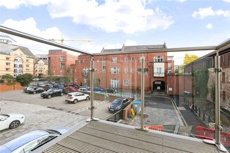 Stunning two bedroom apartment with balcony situated in the Grade II listed Huller and Cheese buildings. - Photo 2