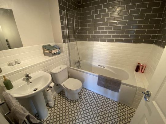 2 bedroom flat to rent - Photo 1