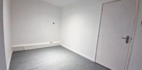 studio to rent Hewett House, Hewett Close, Fareham, PO14 - Photo 2