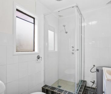 One-Bedroom Granny Flat with Water Included - Photo 5