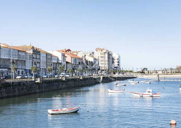 Luxury Villa for rent in Gondomar, Spain