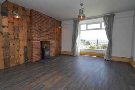 3 bedroom end of terrace house to rent - Photo 2