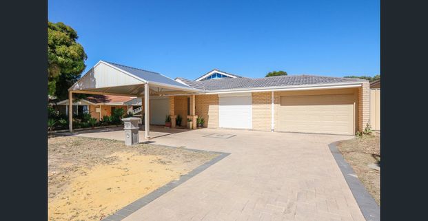 Spacious Family Home in Prime Stratton Location - Photo 1