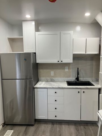 For Lease - 4 greenock Avenue, Toronto, Ontario - Photo 3