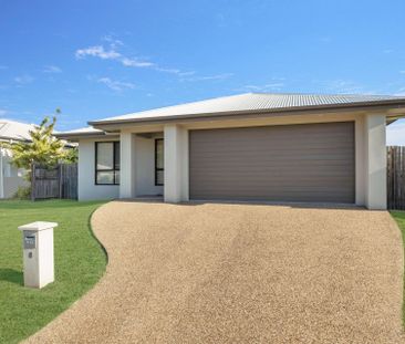 3 Bedroom Home with Spacious Yard and Double Garage - Photo 1