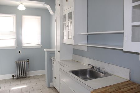 Montrose Manor Apartments - Photo 5