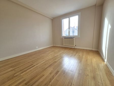 Location Appartement 4 pièces 79m² TOURS 37000 - Photo 3