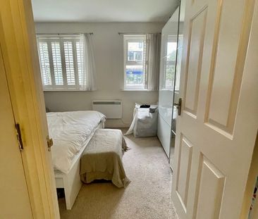 1 Bed Flat, Plough Way, SE16 - Photo 5
