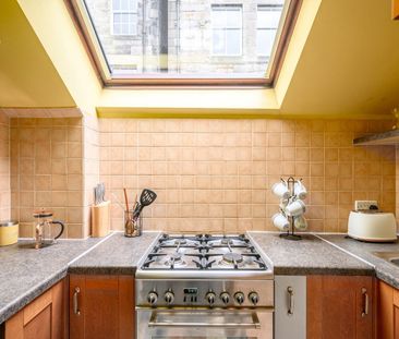 2 Bed End Terrace, Young Street South Lane, EH2 - Photo 3