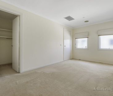 Spacious Family Townhouse in Prime Brighton Location - Photo 1