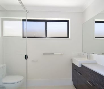 Contemporary Living in a Parkside Setting - Photo 6