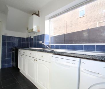 3 bedroom semi-detached house to rent - Photo 6