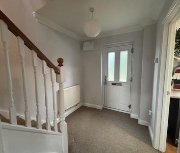 2 bedroom end of terrace house to rent - Photo 3