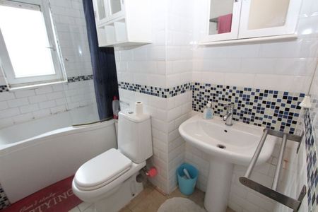 Room in a Shared Flat, Stayners Road, E1 - Photo 5