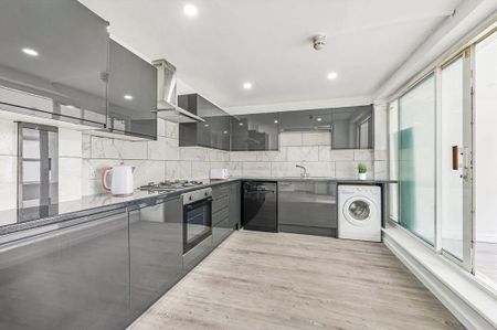 5 bedroom detached house to rent - Photo 3