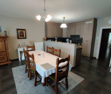 Ruim gelijkvloersappartement met 2 slaapkamers - Photo 3