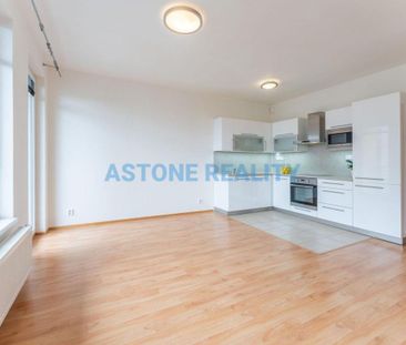 Pronájem bytu 1+kk 42 m2 - Фото 1