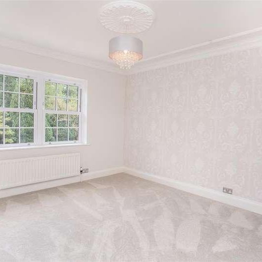 Knowles Drive, Four Oaks Estate, B74 - Photo 1