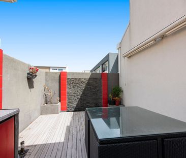 🌿 Low-Maintenance Living in a Prime Location! - Photo 4