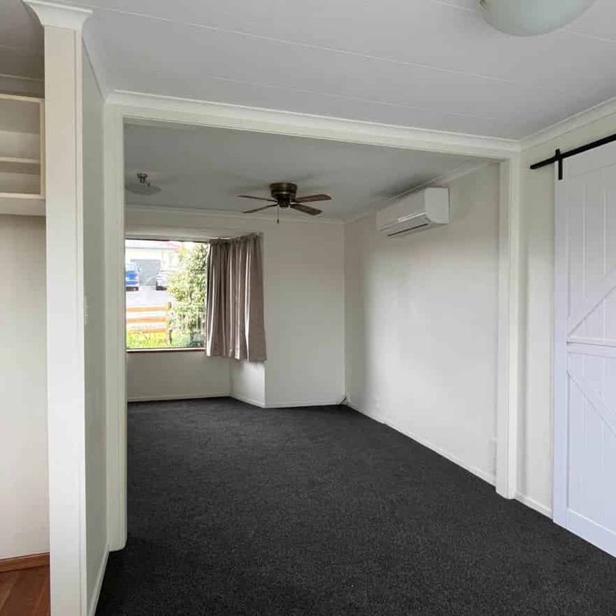 Cute as a Button! - Photo 1